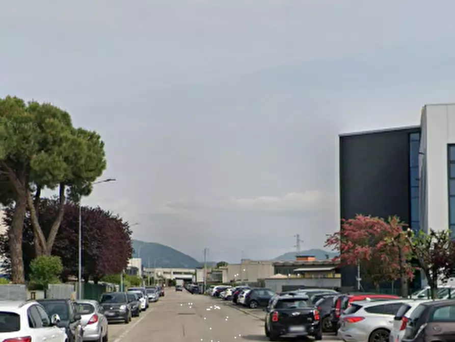 Immagine 7 di Laboratorio in vendita  in Via dell'Artigianato a Trissino