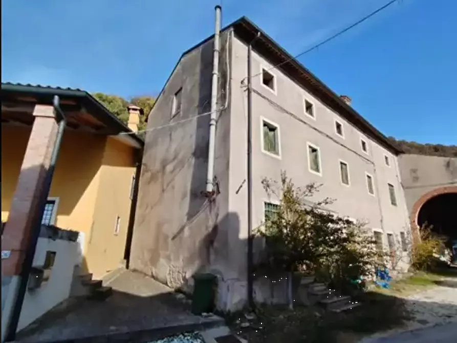 Immagine 2 di Laboratorio in vendita  in Via Pianeta a Montecchio Maggiore