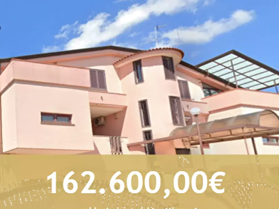 Immagine 1 di Appartamento in vendita  in Via Pietro Nenni a Lusciano