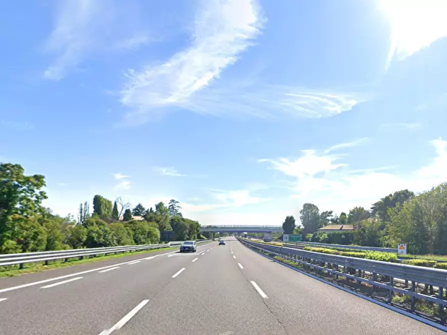 Immagine 9 di Capannone industriale in vendita  in Via Cendon a Silea