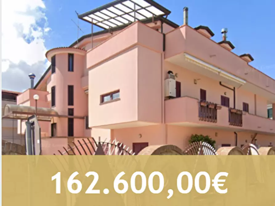 Immagine 1 di Appartamento in vendita  in Via Pietro Nenni a Lusciano
