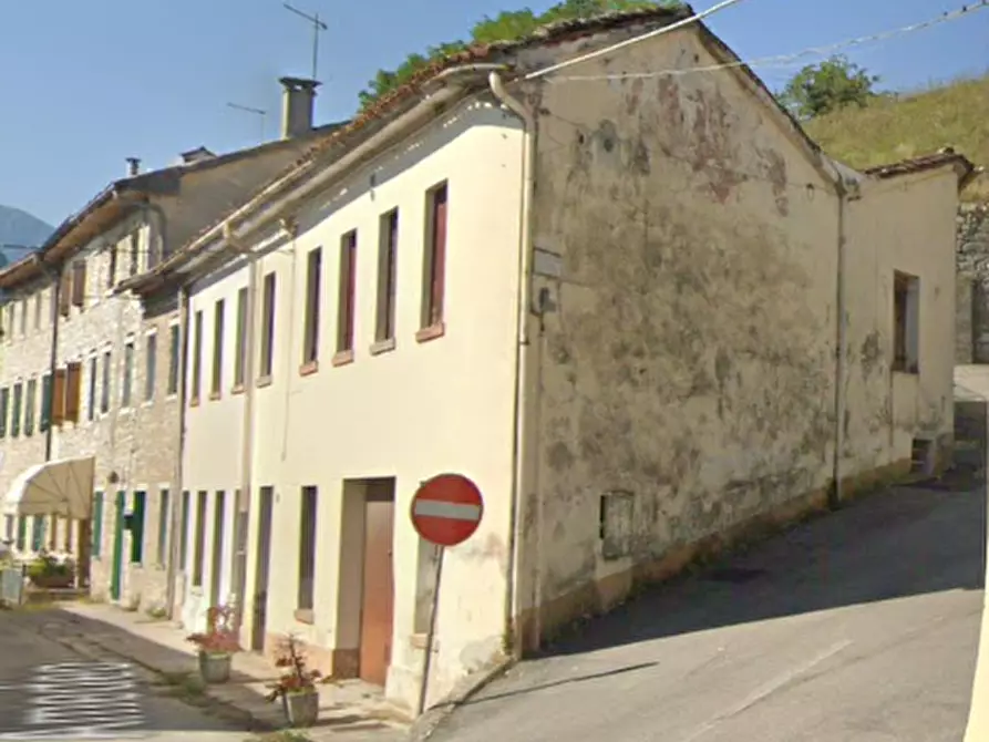Immagine 8 di Porzione di casa in vendita  in Piazza Roma a Segusino