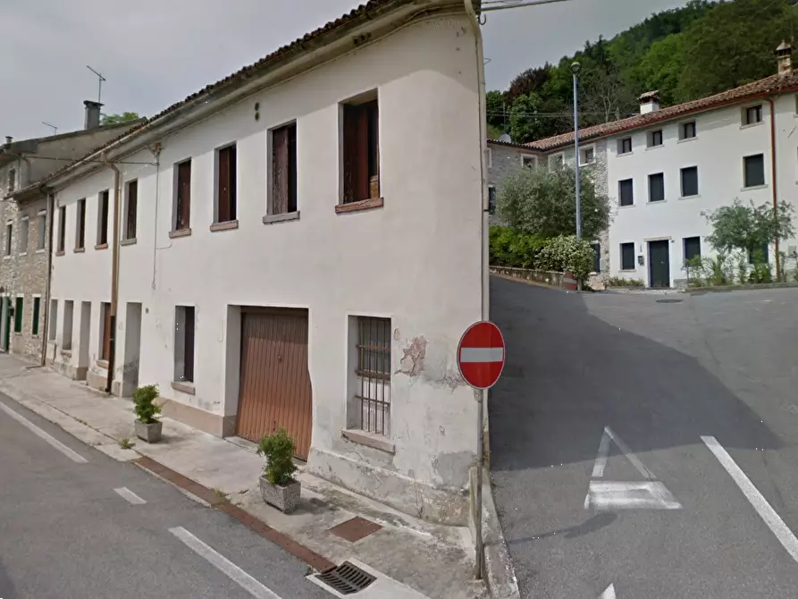 Immagine 10 di Porzione di casa in vendita  in Piazza Roma a Segusino