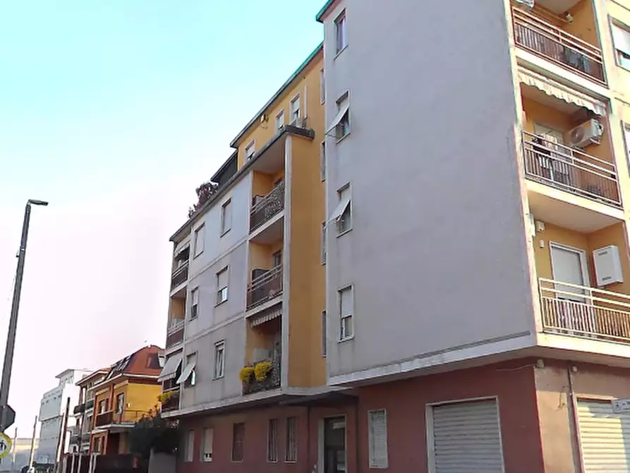 Immagine 2 di Appartamento in vendita  in Via Edison a Paderno Dugnano