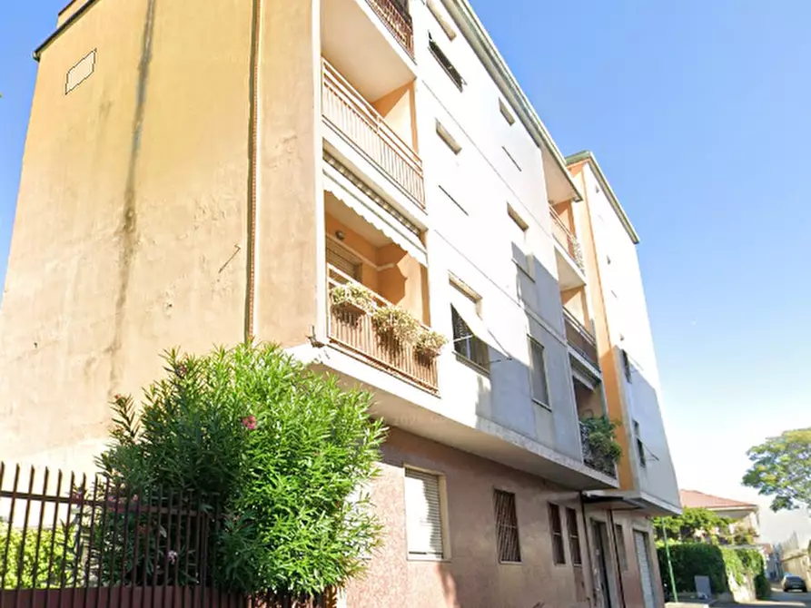 Immagine 3 di Appartamento in vendita  in Via Edison a Paderno Dugnano