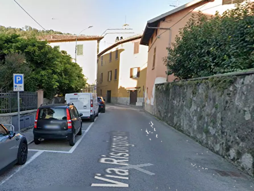 Immagine 4 di Appartamento in vendita  in Via Risorgimento a Longone Al Segrino