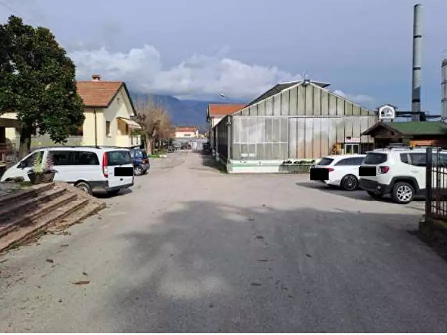 Immagine 2 di Magazzino in vendita  in Via Cinzio Cenedese a Vittorio Veneto