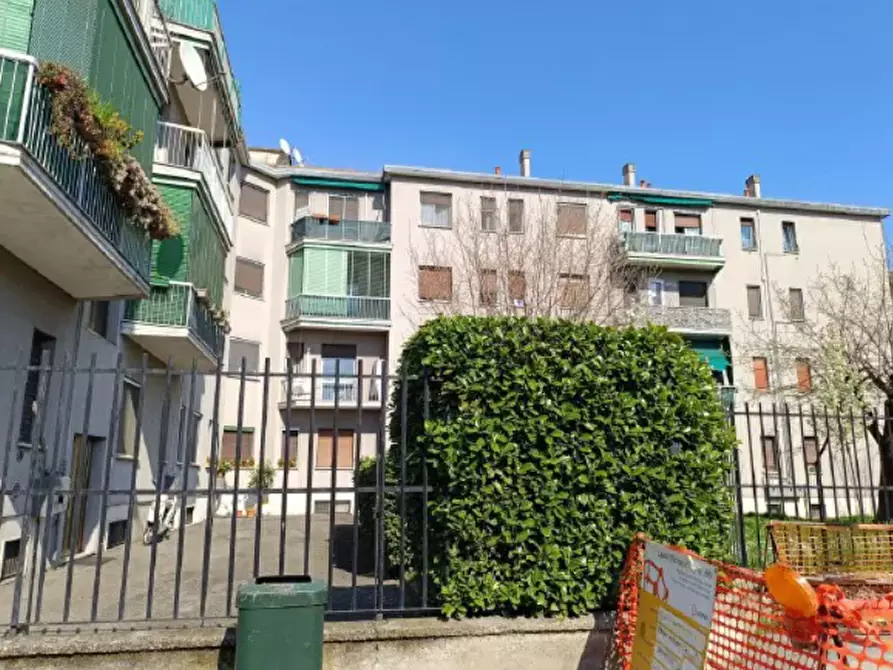 Immagine 2 di Appartamento in vendita  in Via Di Vittorio Giuseppe a Milano
