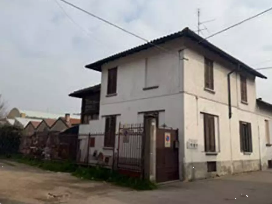 Immagine 2 di Porzione di casa in vendita  in Via Corsica a Abbiategrasso