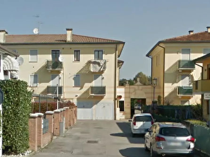 Immagine 5 di Appartamento in vendita  in Via Zucchi a Massanzago