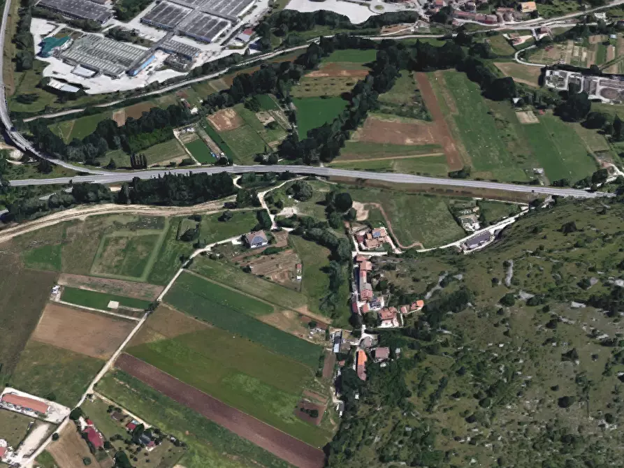 Immagine 8 di Appartamento in vendita  in Via della Foca a L'aquila