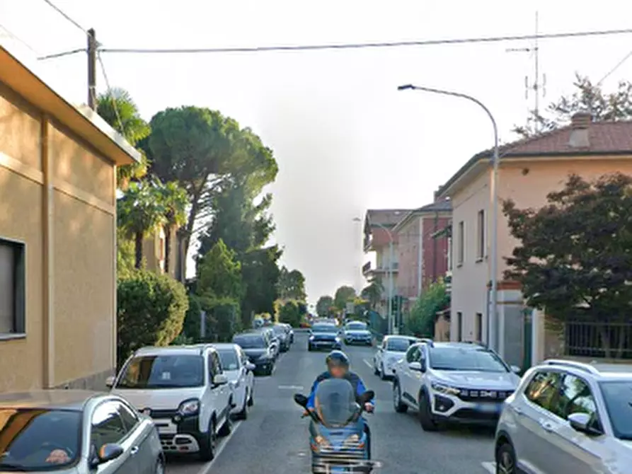 Immagine 5 di Garage in vendita  in Via Risorgimento a Longone Al Segrino