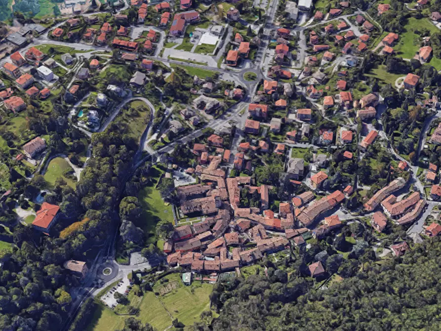 Immagine 7 di Garage in vendita  in Via Risorgimento a Longone Al Segrino