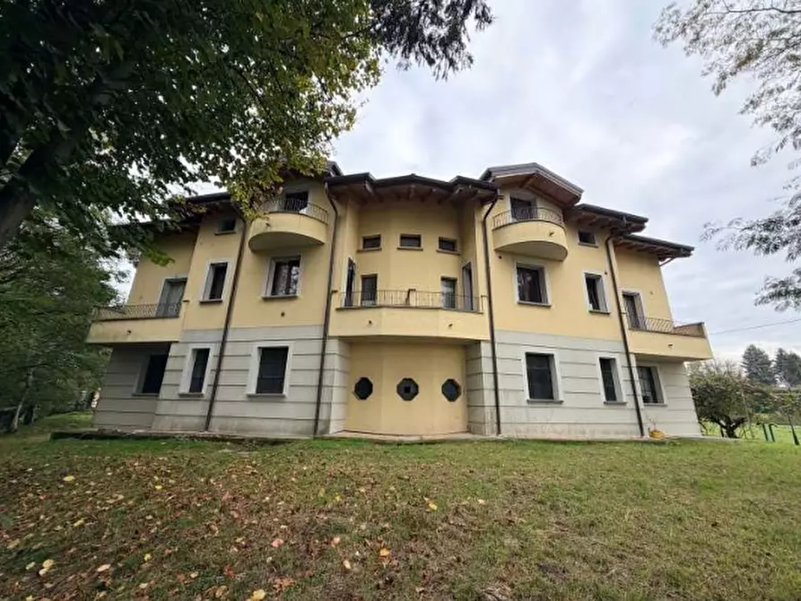 Immagine 4 di Appartamento in vendita  in Via Tremoncino a Cassago Brianza