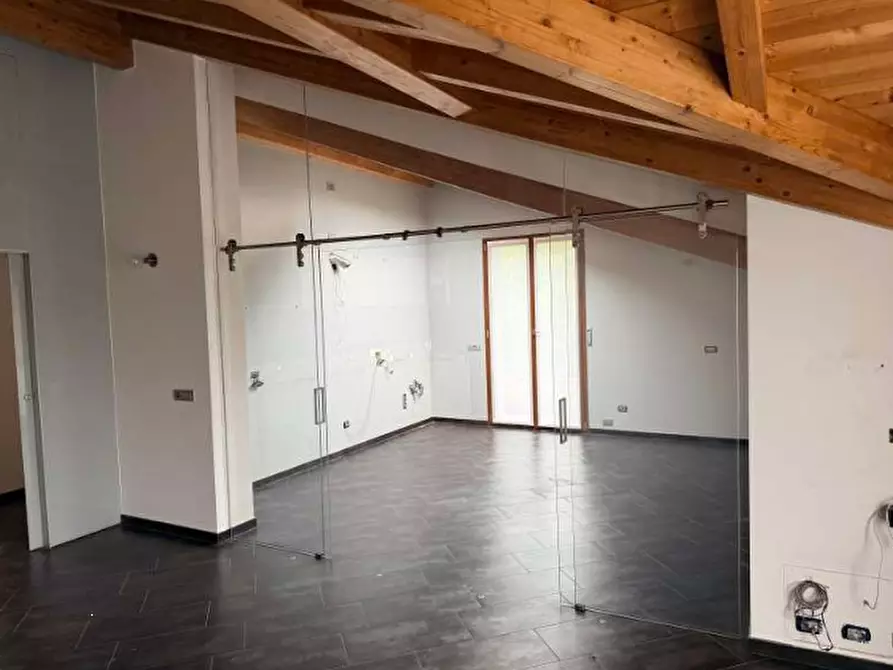 Immagine 15 di Appartamento in vendita  in Via Tremoncino a Cassago Brianza
