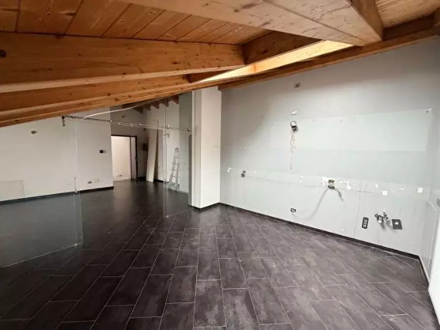 Immagine 16 di Appartamento in vendita  in Via Tremoncino a Cassago Brianza