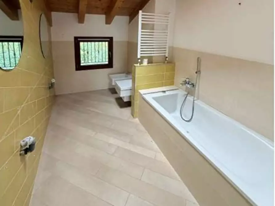 Immagine 19 di Appartamento in vendita  in Via Tremoncino a Cassago Brianza