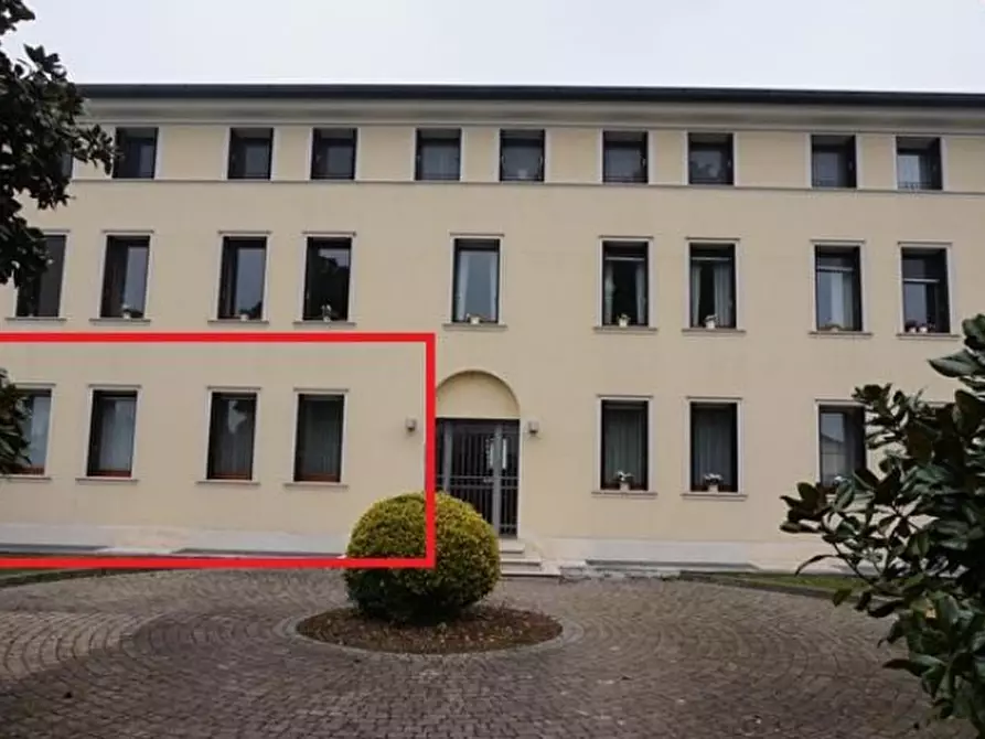 Immagine 2 di Appartamento in vendita  in Strada Ponte dei Carri  a Vicenza