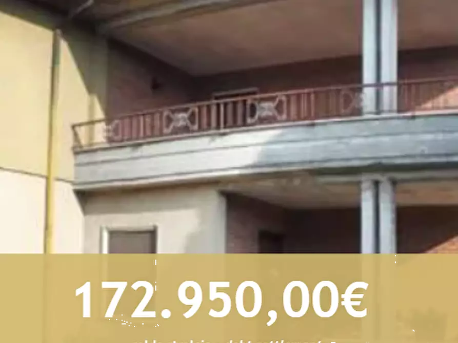 Immagine 1 di Stabile in vendita  in Via San Felice a Breganze