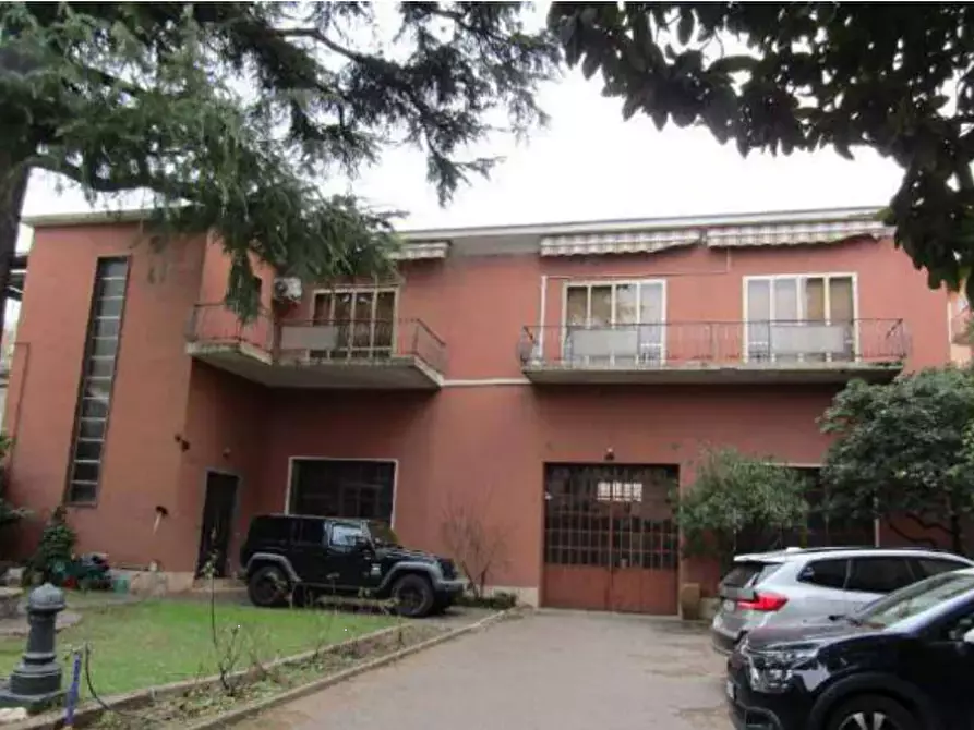 Immagine 2 di Capannone industriale in vendita  in Via Edoardo De Betta  a Verona