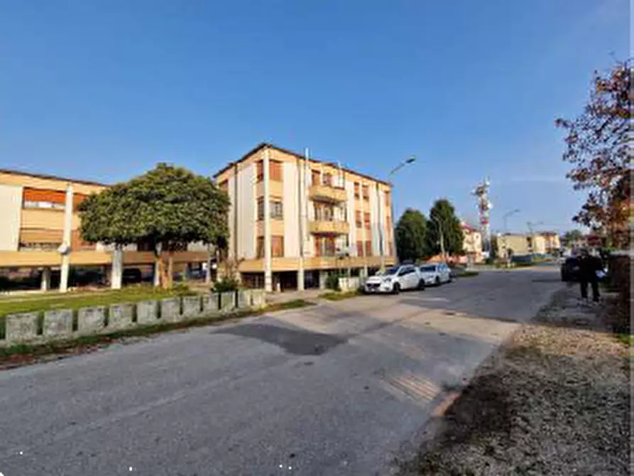 Immagine 11 di Appartamento in vendita  in Via Dante Alighieri a Aviano
