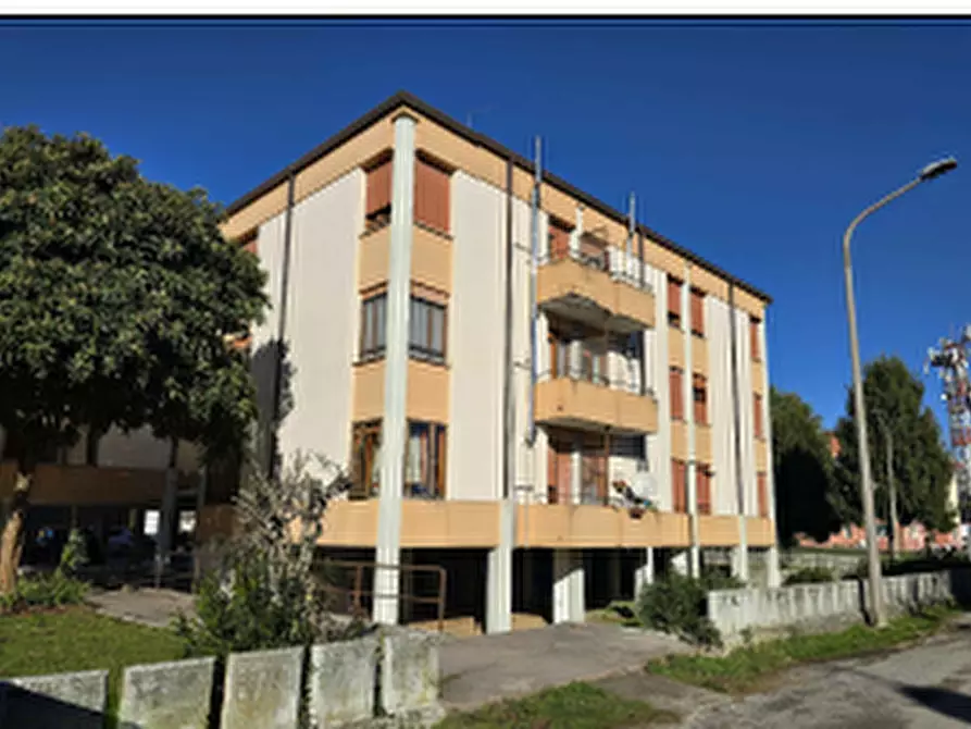 Immagine 13 di Appartamento in vendita  in Via Dante Alighieri a Aviano