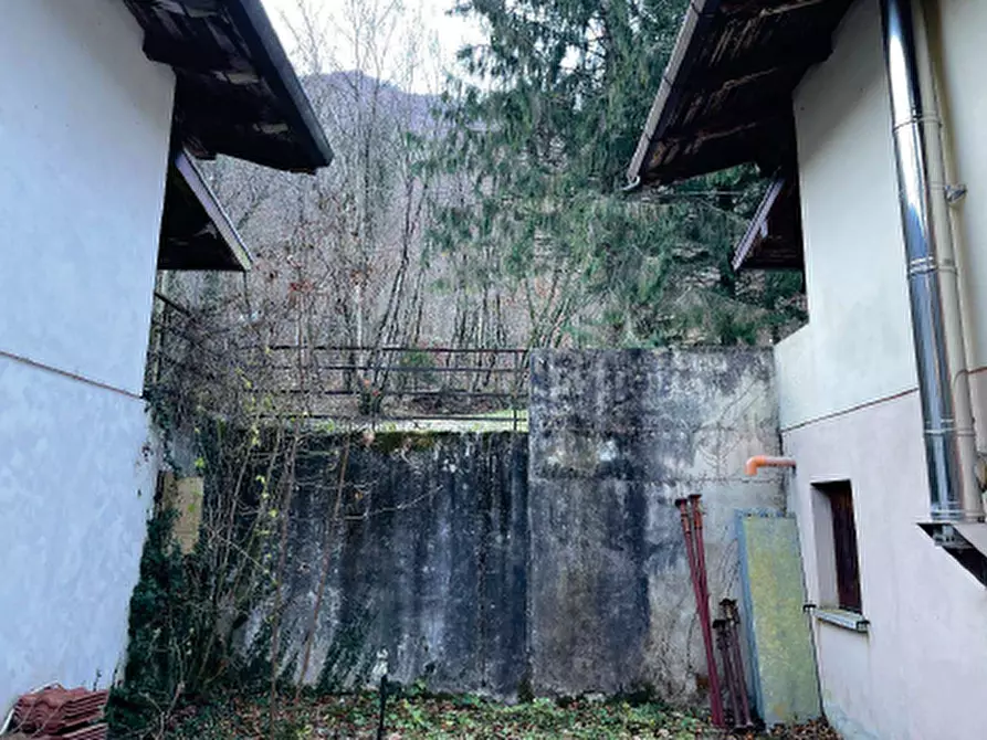 Immagine 2 di Porzione di casa in vendita  in Via Chiamp a Vito D'asio