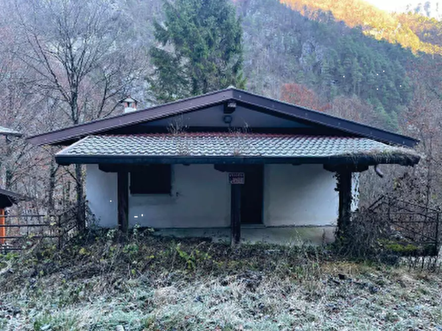 Immagine 5 di Porzione di casa in vendita  in Via Chiamp a Vito D'asio