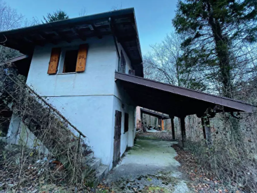 Immagine 6 di Porzione di casa in vendita  in Via Chiamp a Vito D'asio
