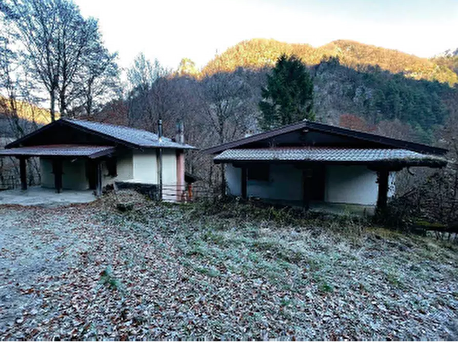 Immagine 8 di Porzione di casa in vendita  in Via Chiamp a Vito D'asio