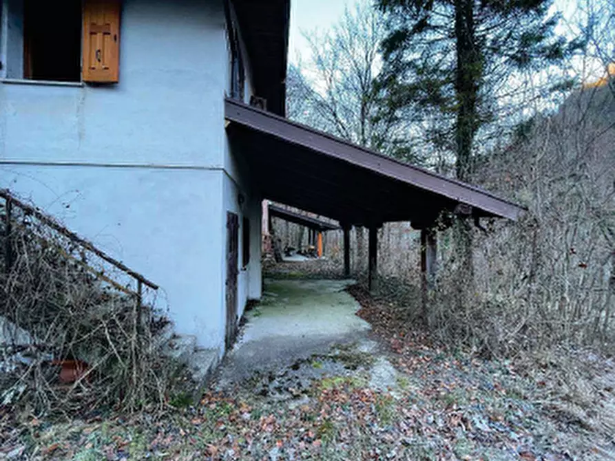 Immagine 10 di Porzione di casa in vendita  in Via Chiamp a Vito D'asio