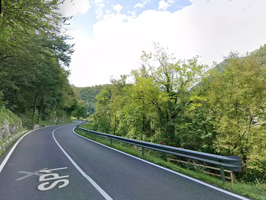 Immagine 13 di Porzione di casa in vendita  in Via Chiamp a Vito D'asio
