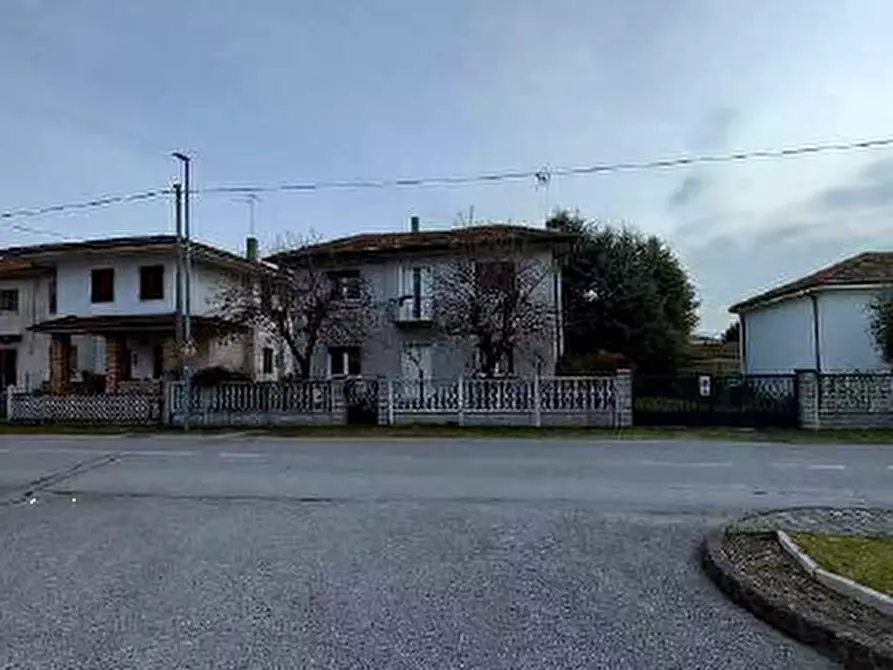 Immagine 4 di Porzione di casa in vendita  in  Via Pio X a Sesto Al Reghena