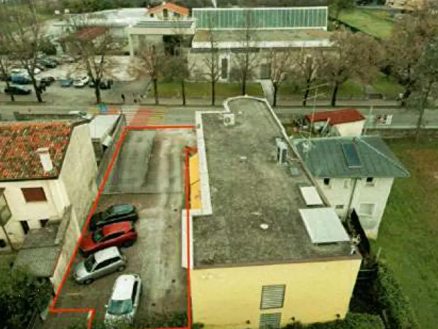 Immagine 2 di Negozio in vendita  in Via Cappuccini a Pordenone
