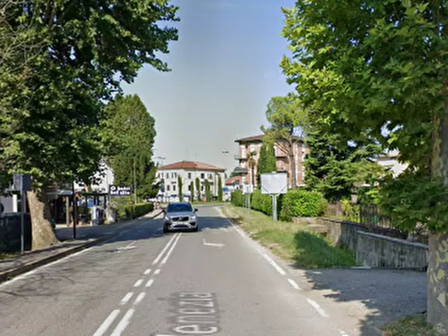 Immagine 3 di Appartamento in vendita  in Via Venezia a Peschiera Del Garda