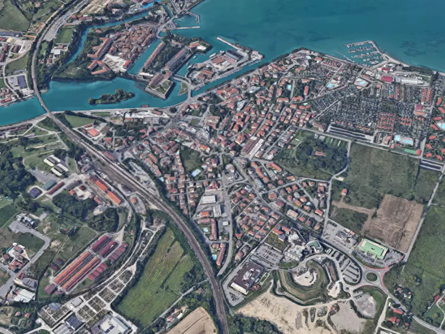 Immagine 7 di Appartamento in vendita  in Via Venezia a Peschiera Del Garda