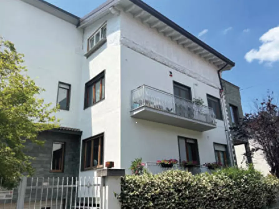 Immagine 2 di Appartamento in vendita  in Via Vincenzo Bellini a Bollate