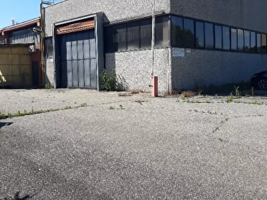 Immagine 2 di Capannone industriale in vendita  in Via Monte Bianco a Villa Guardia