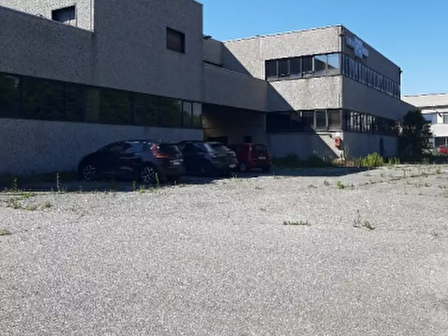 Immagine 3 di Capannone industriale in vendita  in Via Monte Bianco a Villa Guardia