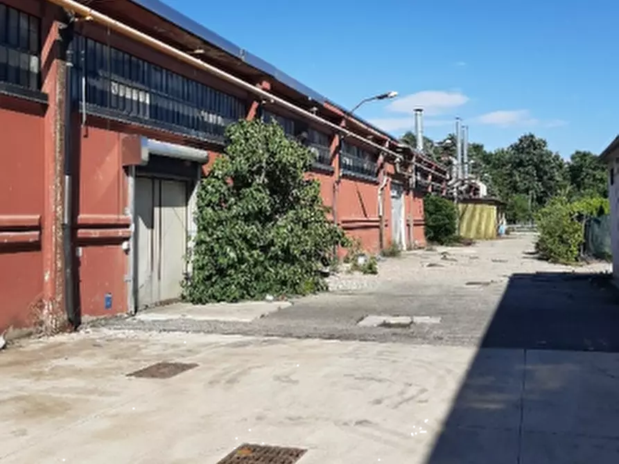 Immagine 5 di Capannone industriale in vendita  in Via Monte Bianco a Villa Guardia