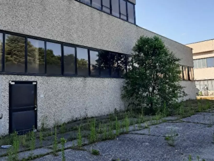 Immagine 16 di Capannone industriale in vendita  in Via Monte Bianco a Villa Guardia