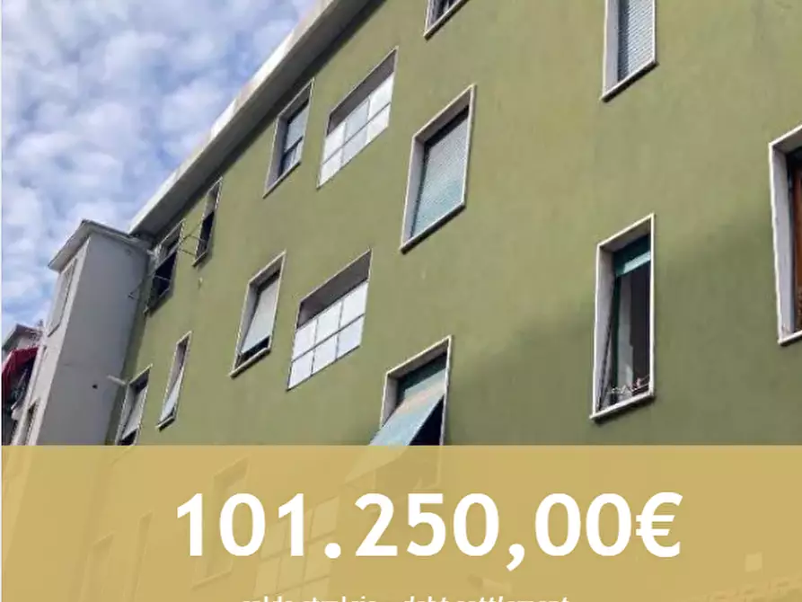 Immagine 1 di Appartamento in vendita  in Via Val di Bondo a Milano