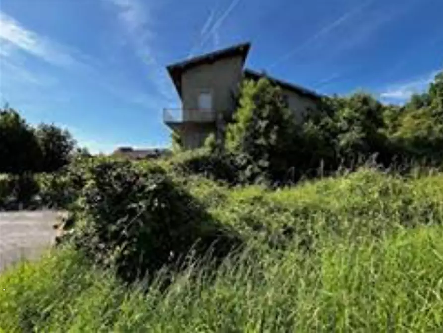 Immagine 3 di Stabile in vendita  in Via Prealpi a Albavilla
