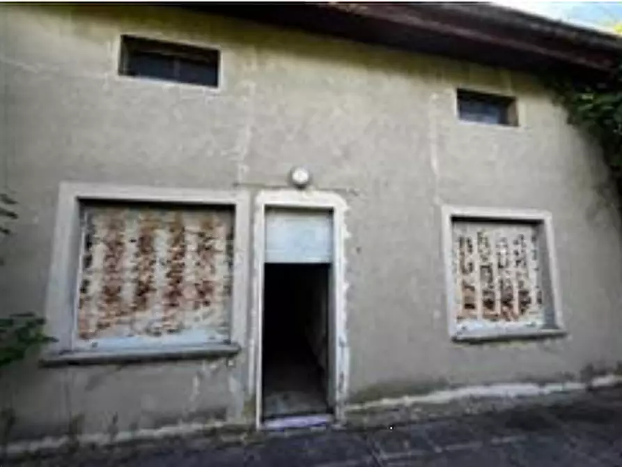 Immagine 4 di Stabile in vendita  in Via Prealpi a Albavilla