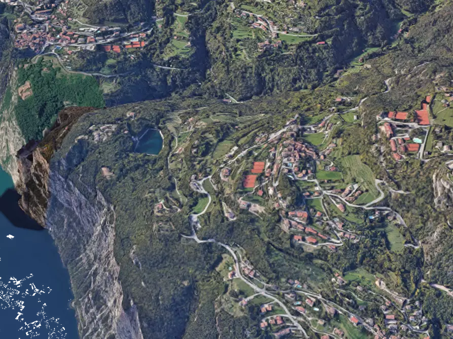 Immagine 11 di Porzione di casa in vendita  in Via Faver a Tremosine