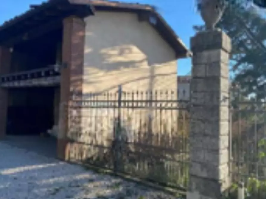 Immagine 2 di Stabile in vendita  in Via San Giacomo  a Rezzato