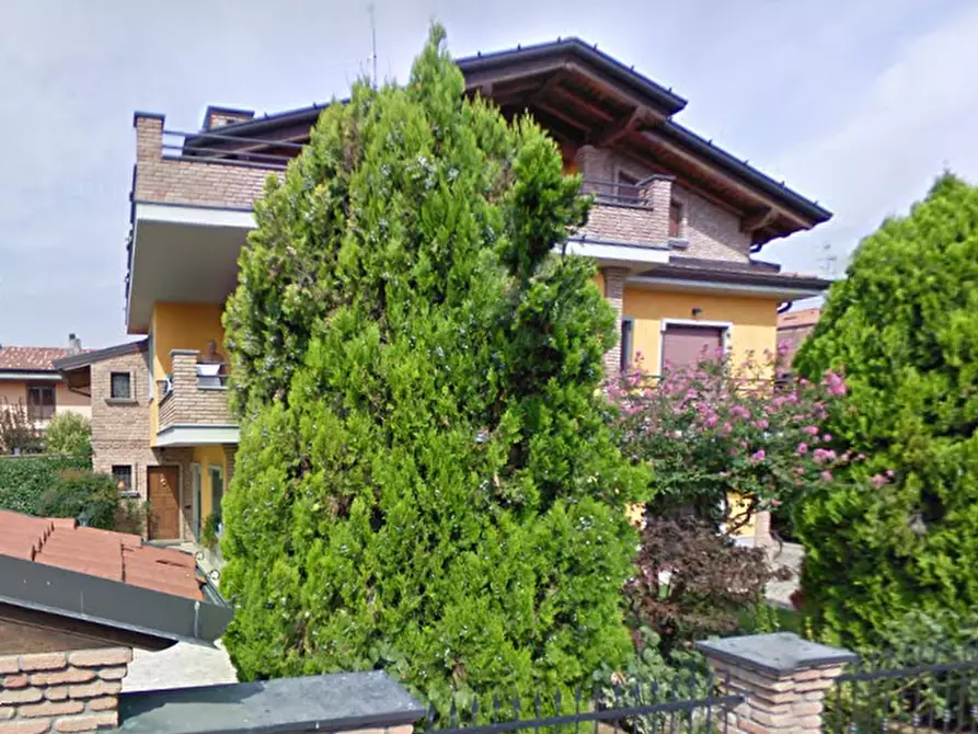 Immagine 4 di Villa in vendita  in Via Francesco d'Assisi a Rovato