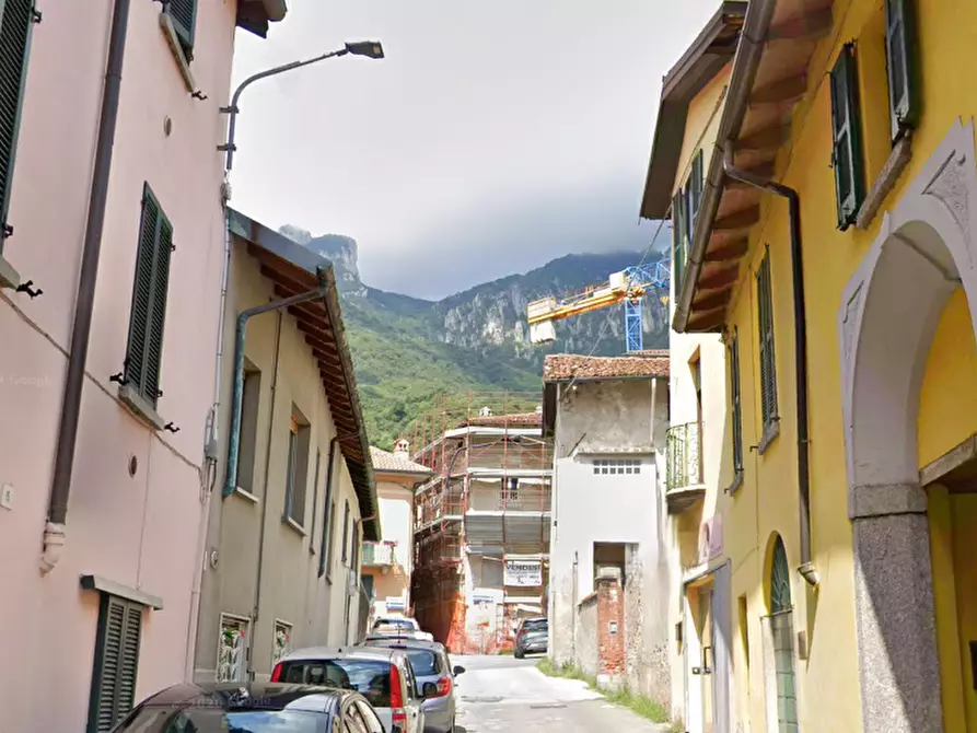 Immagine 4 di Appartamento in vendita  in Via Antonio Stoppani a Valmadrera