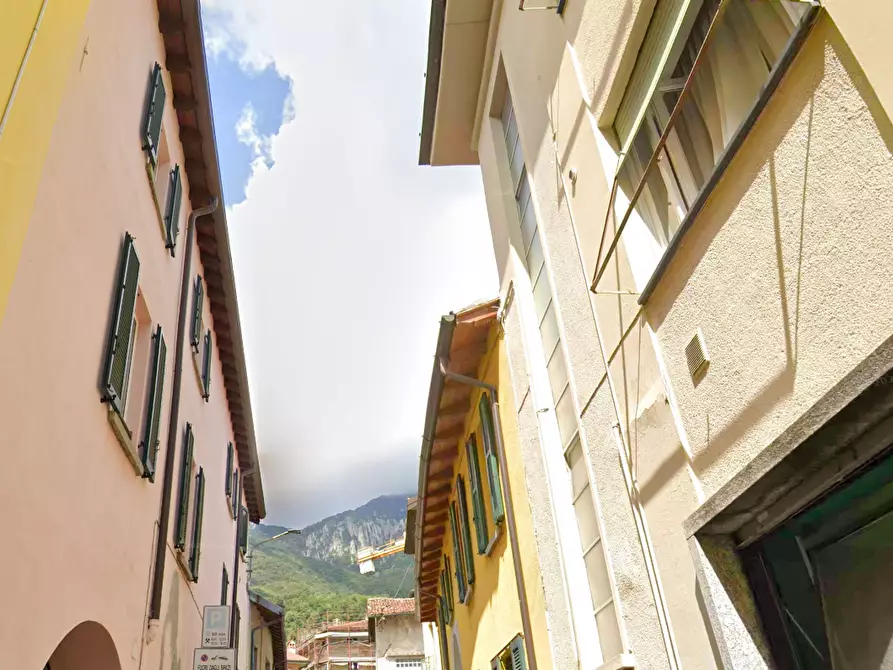 Immagine 14 di Appartamento in vendita  in Via Antonio Stoppani a Valmadrera