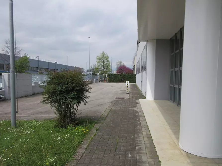 Immagine 10 di Capannone industriale in vendita  in Via Bacchiglione a Isola Vicentina